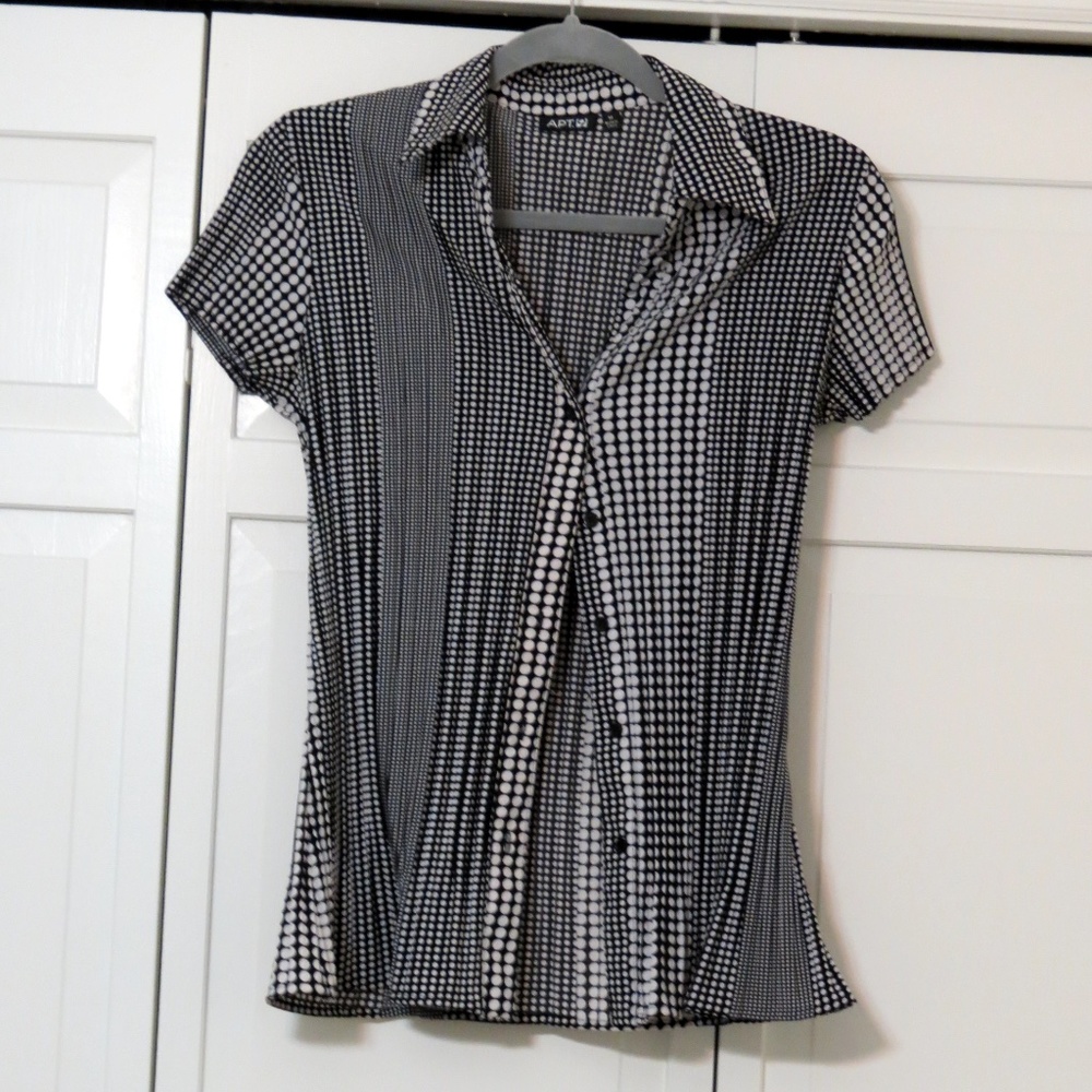APT 9 Black/white button up blouse